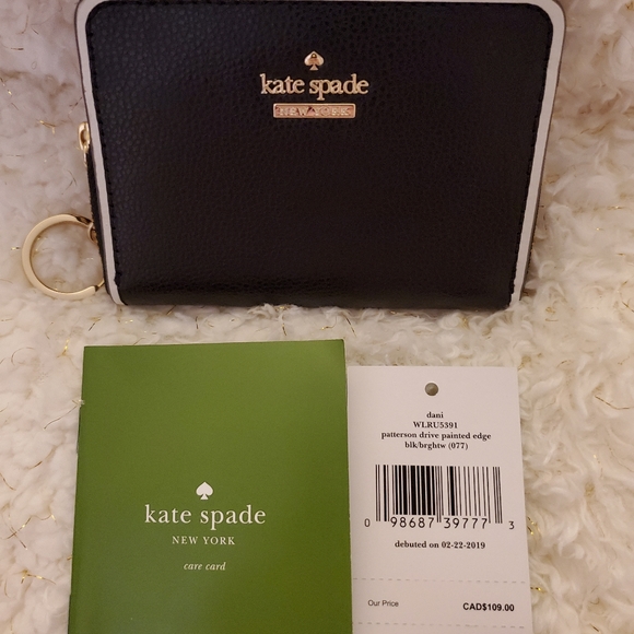 Kate Spade Zip Small Wallet Pebbeled Black Leather - Picture 2 of 7